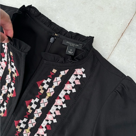 Ann Taylor Embroidered Dress Black Tie Sleeve Split Neck Size 0P - Picture 9 of 14